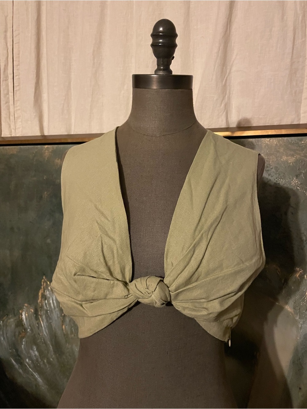 Avec Les Filles Womens
Small Olive Green Elm Tie Front Sleeveless Crop Top